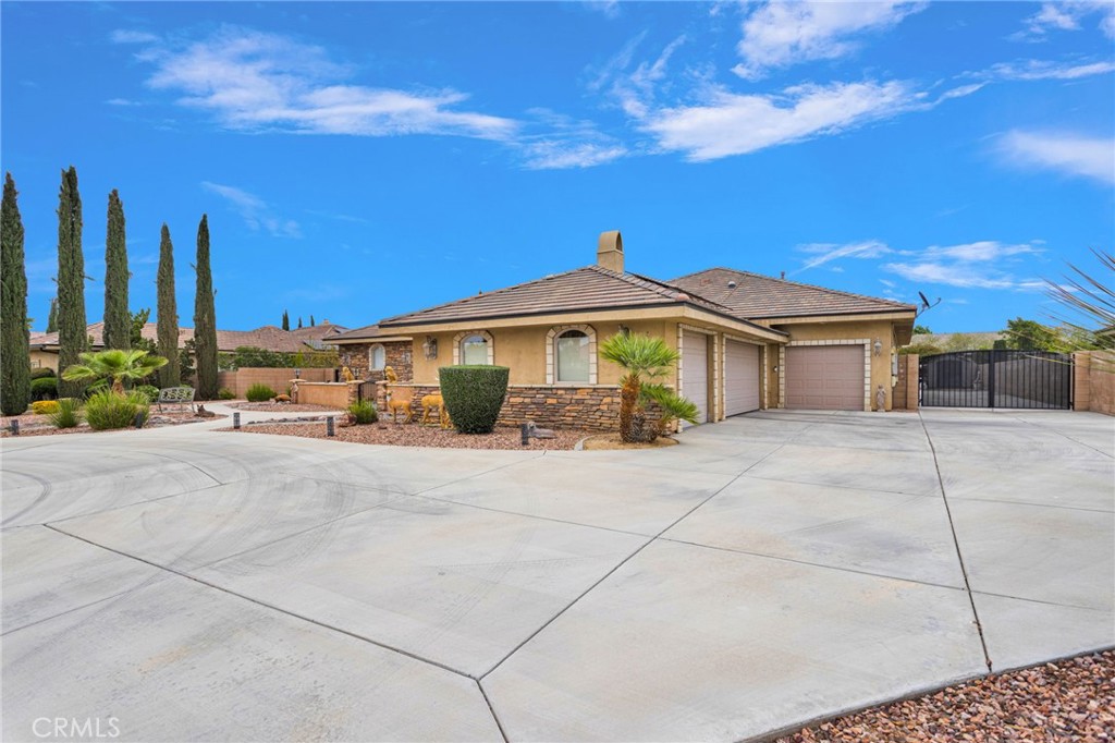 main property photo 4