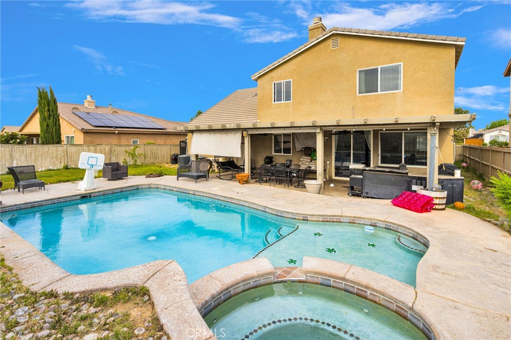 main property photo 40