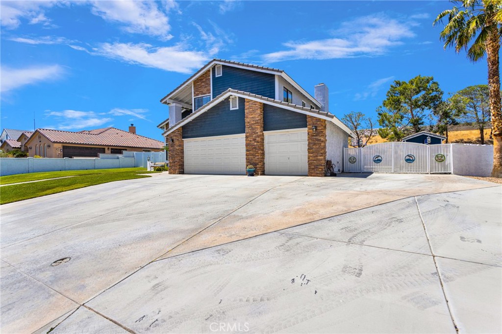 main property photo 2