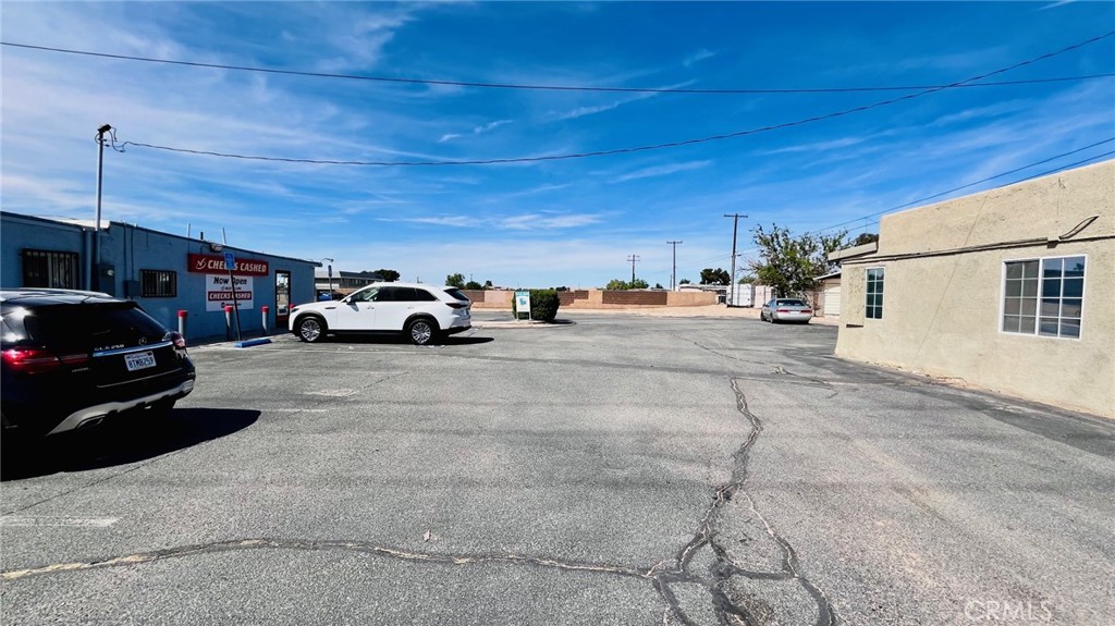 main property photo 28
