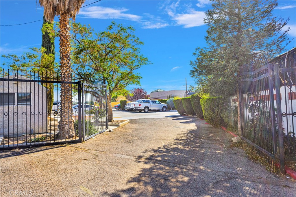 main property photo 31