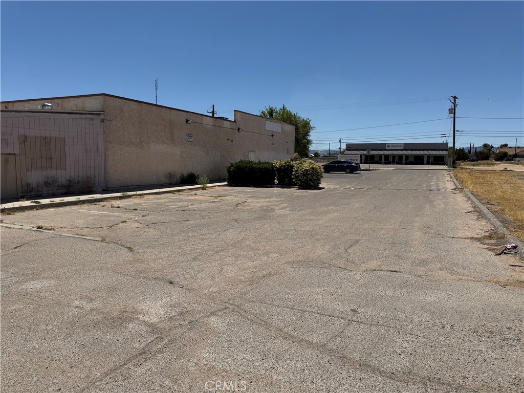 main property photo 11