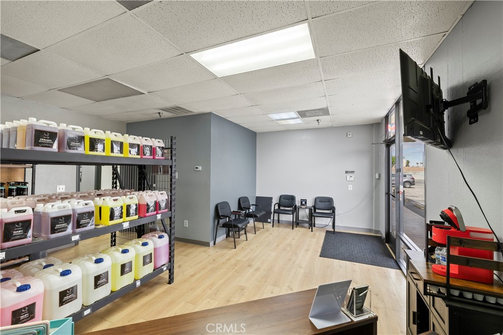 main property photo 4