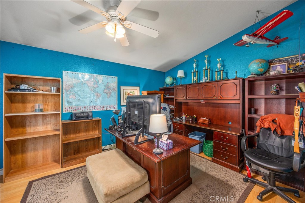 main property photo 28