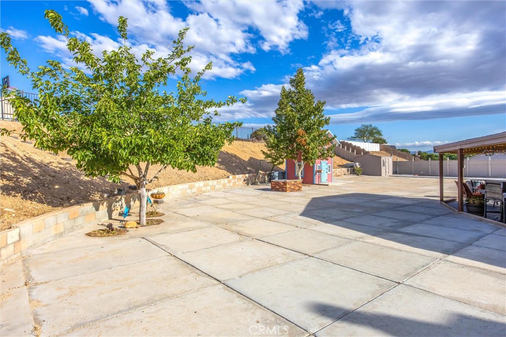 main property photo 32