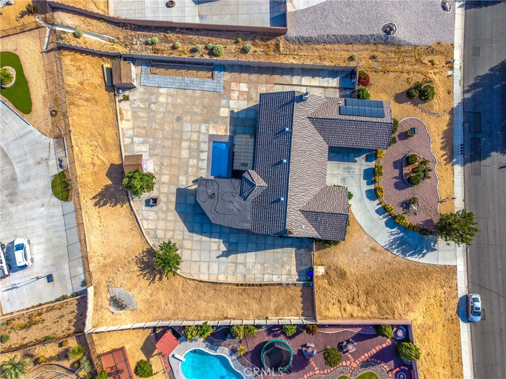 main property photo 40