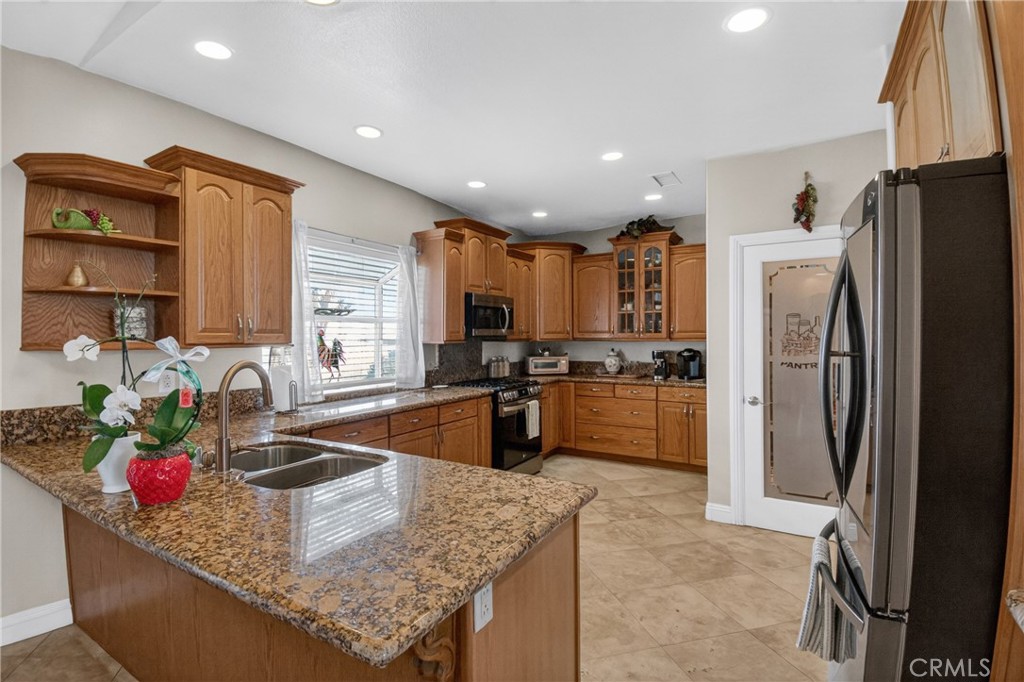 main property photo 18