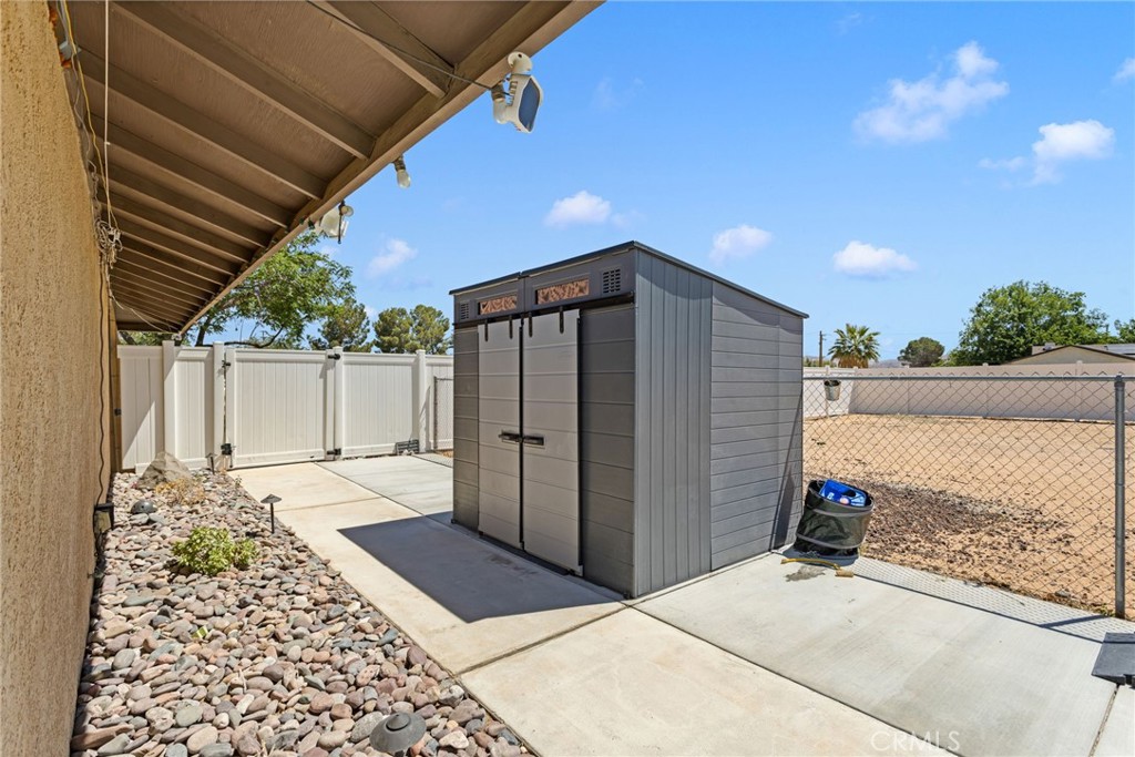 main property photo 38