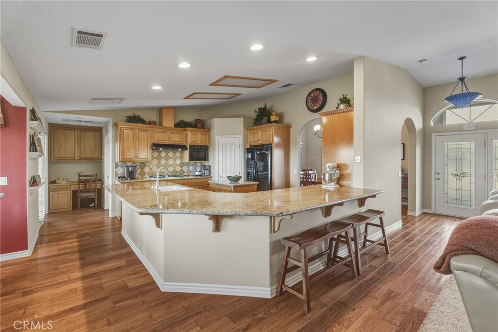 main property photo 6