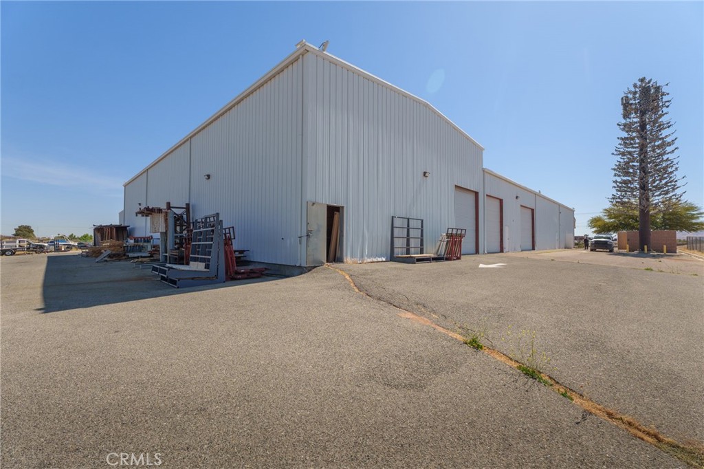 main property photo 11