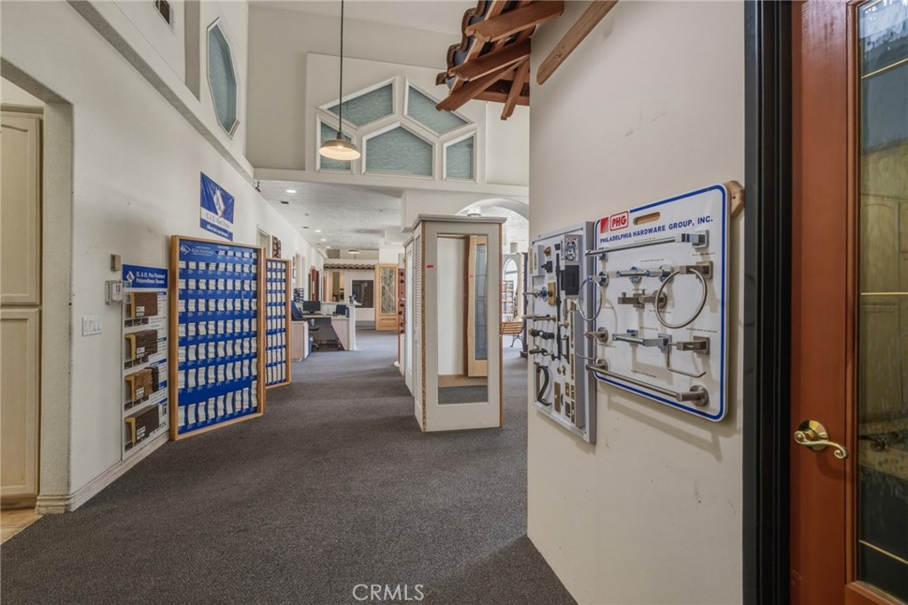 main property photo 28