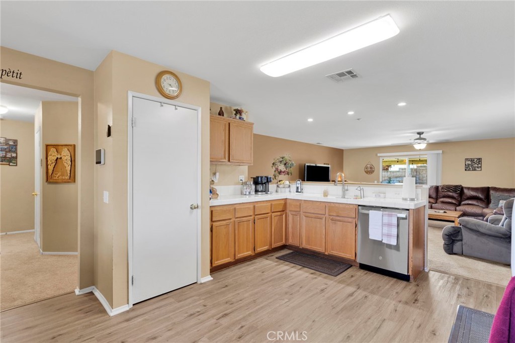 main property photo 11