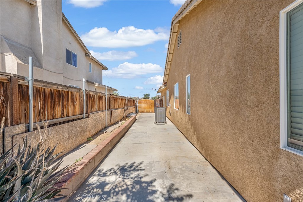 main property photo 19