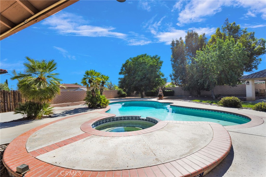 main property photo 40