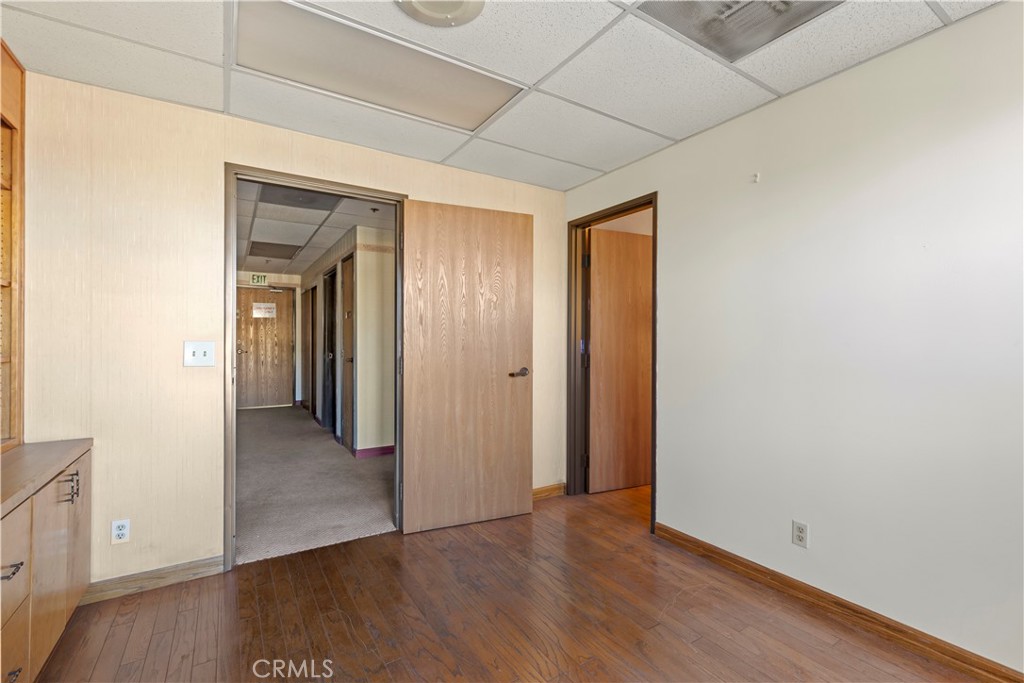 main property photo 10