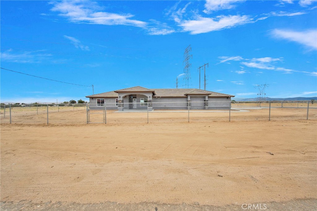 main property photo 10