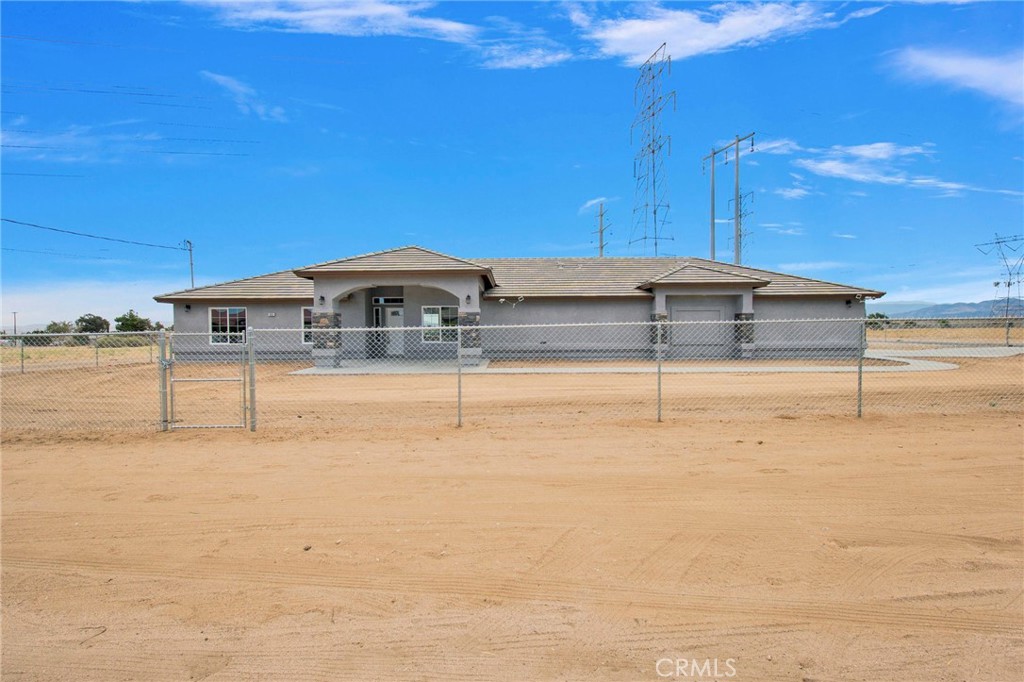 main property photo 11