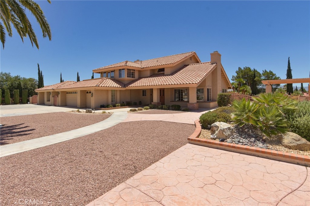main property photo 5