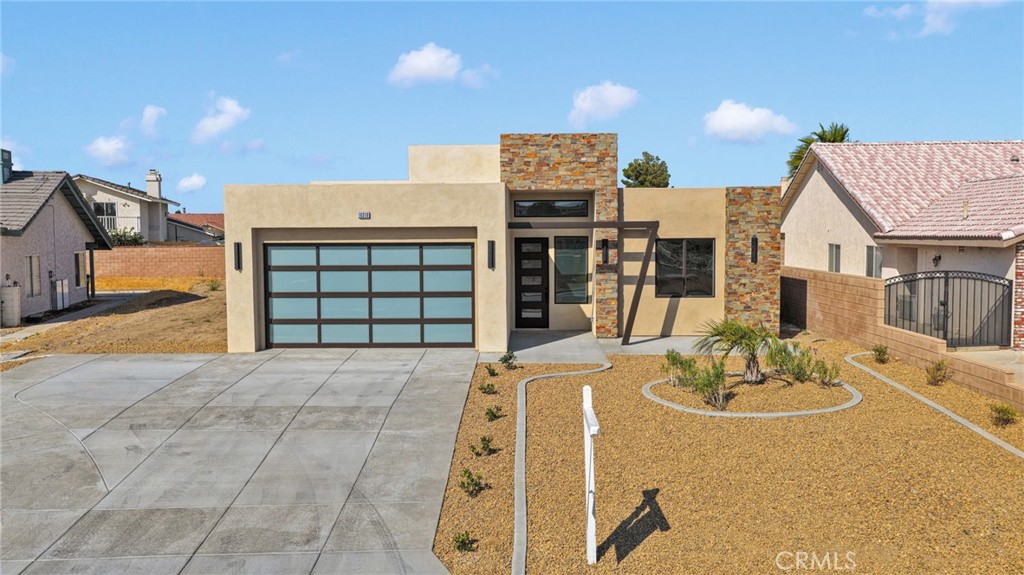 main property photo 50