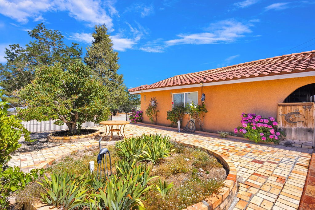 main property photo 6