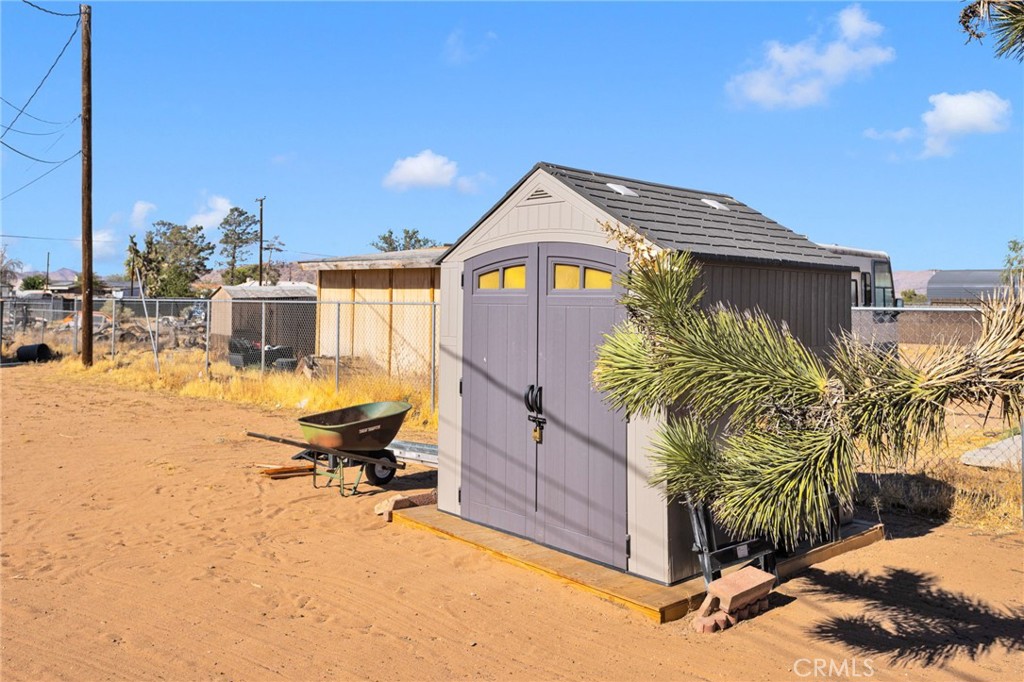 main property photo 36
