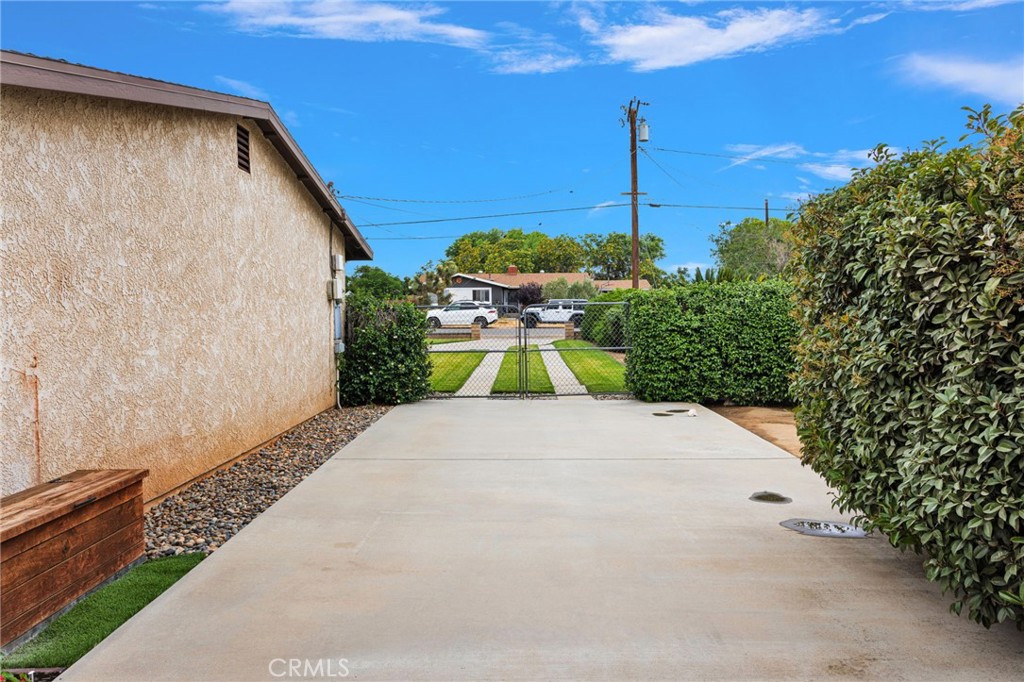 main property photo 50