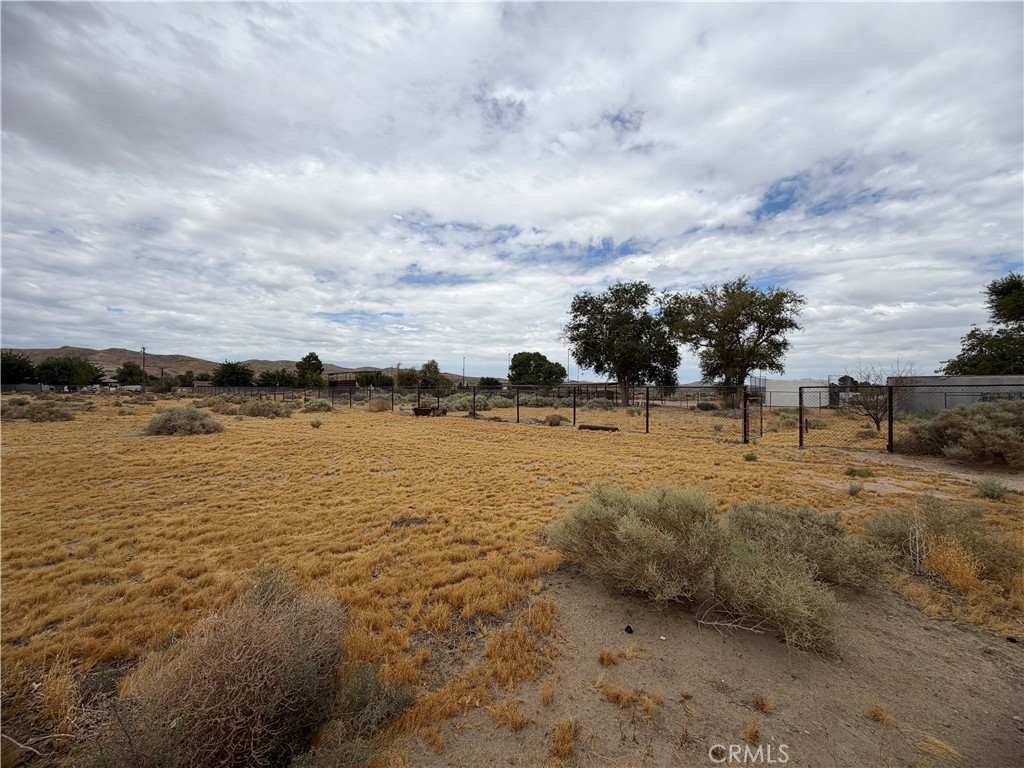 main property photo 28