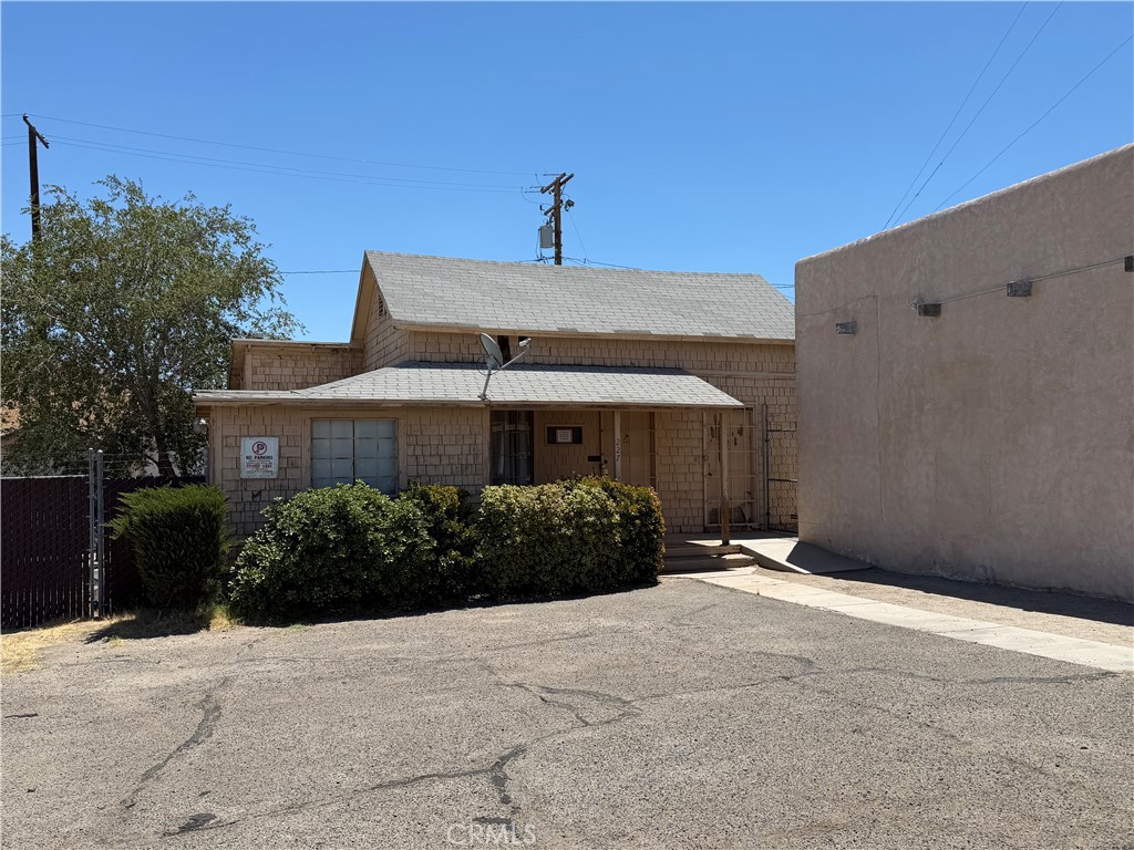 main property photo 8