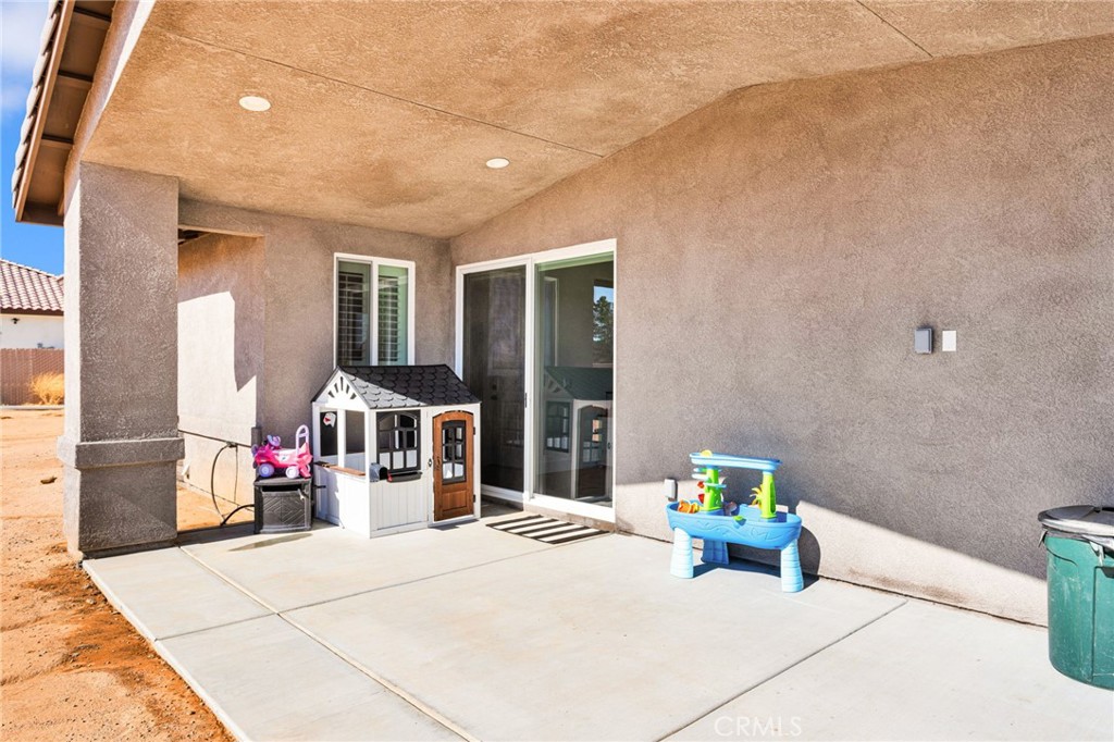main property photo 28