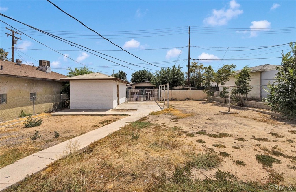 main property photo 14