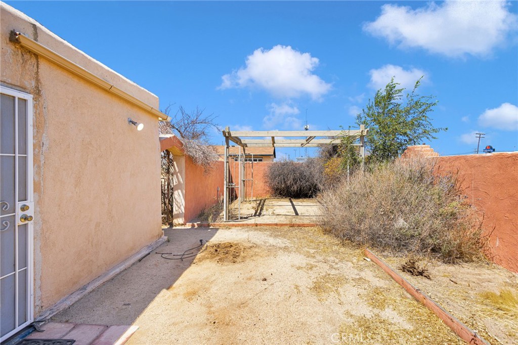 main property photo 23