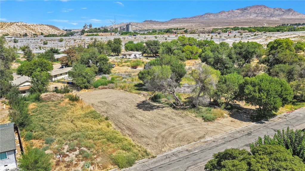 main property photo 11
