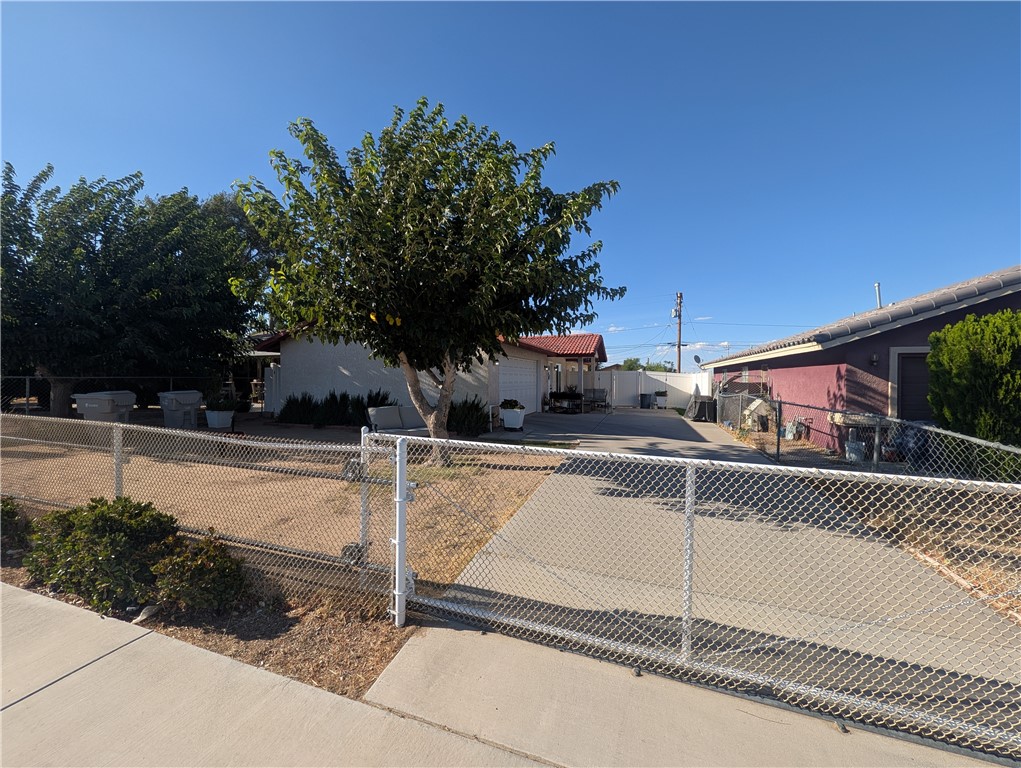 main property photo 9