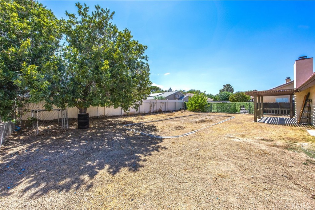 main property photo 23