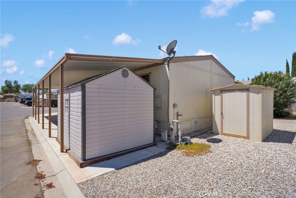 main property photo 38