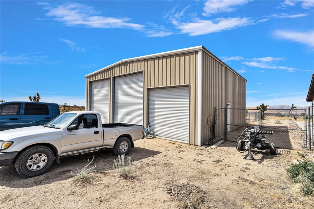 main property photo 14
