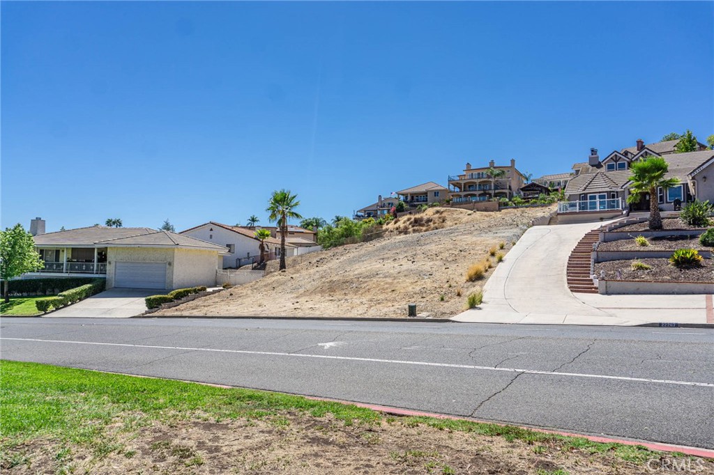 main property photo 12