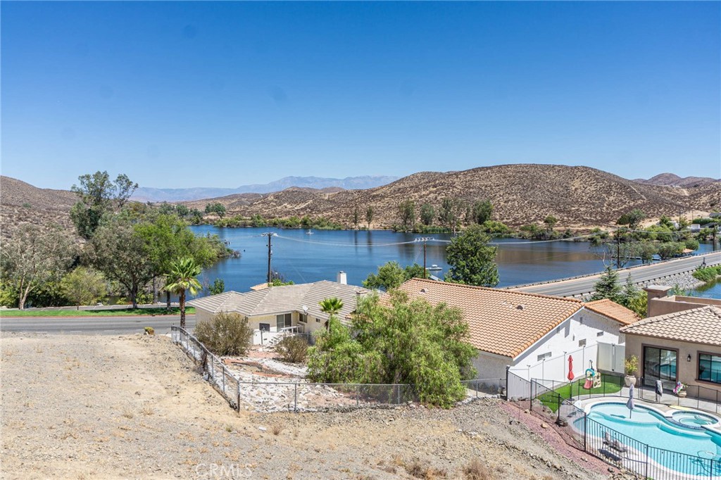main property photo 16