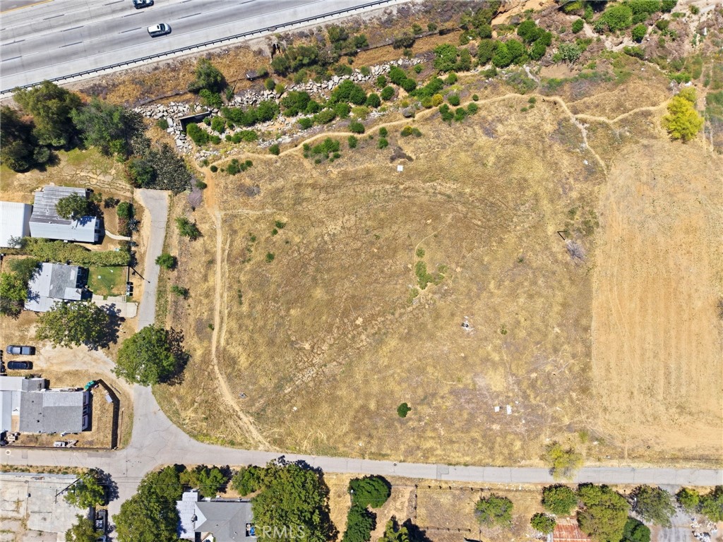 main property photo 17