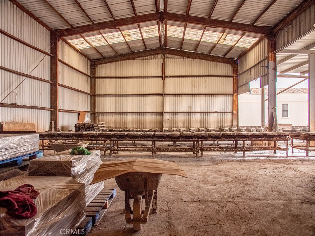 main property photo 11