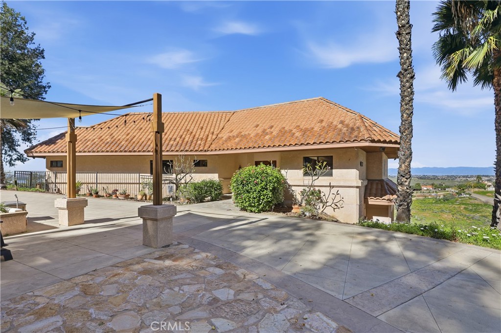 main property photo 10