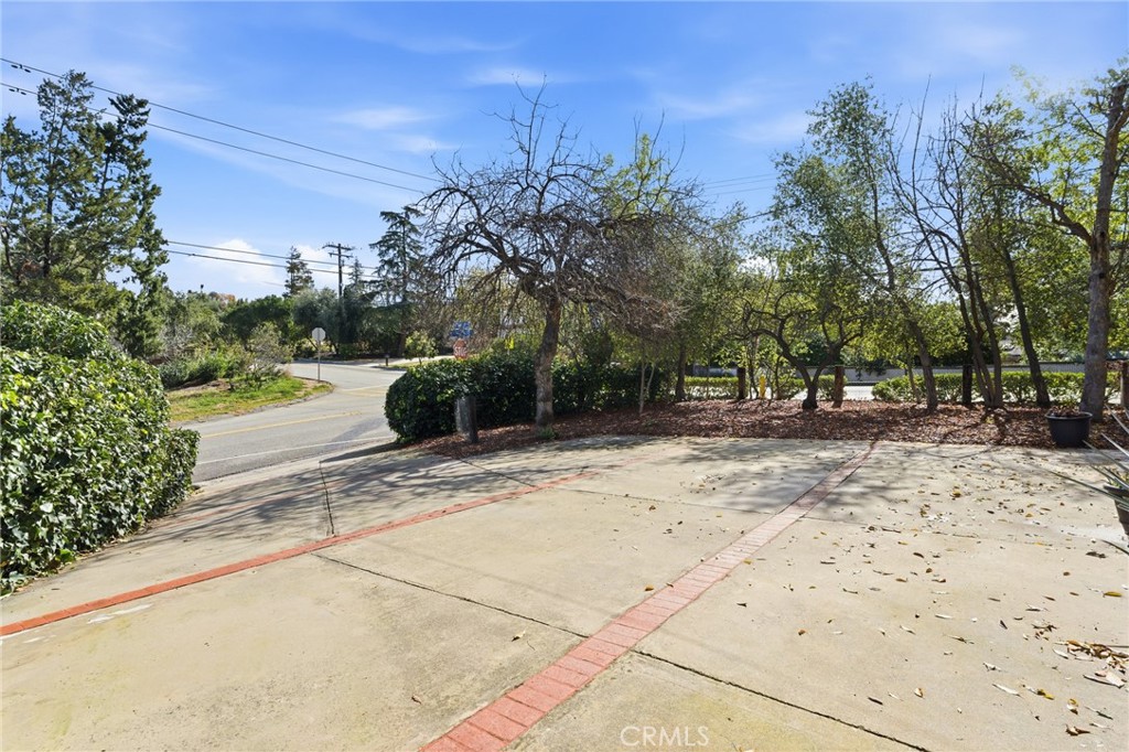 main property photo 41