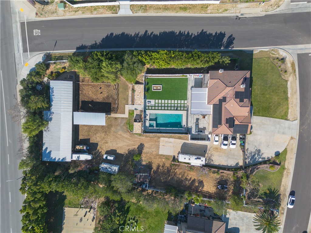 main property photo 8