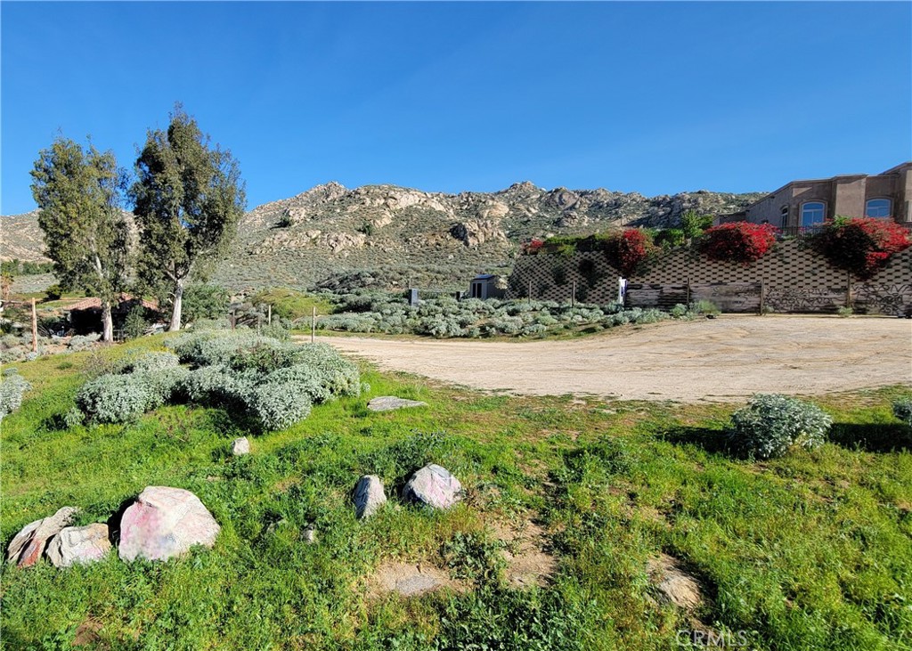 main property photo 11