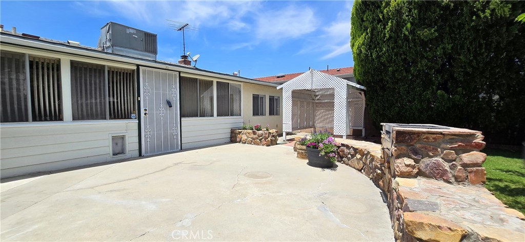 main property photo 29