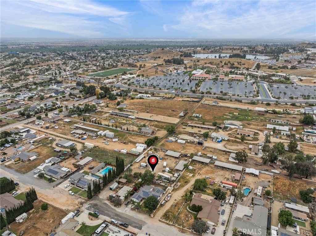 main property photo 40