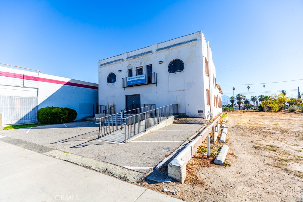 main property photo 6