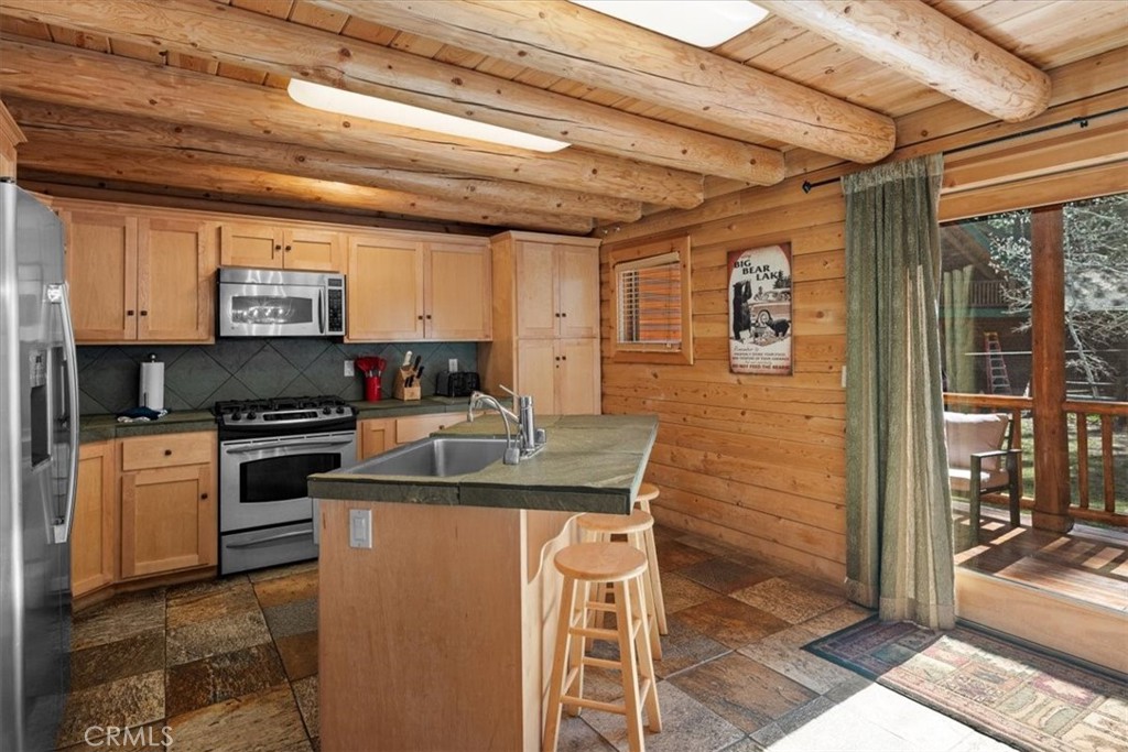 main property photo 16