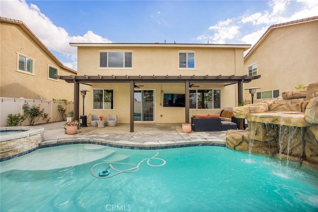 main property photo 37
