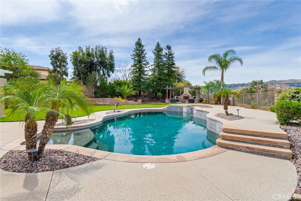 main property photo 45